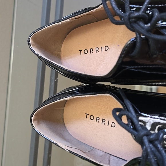 Platform Lace-Up Oxford (WW) - Picture 6 of 6